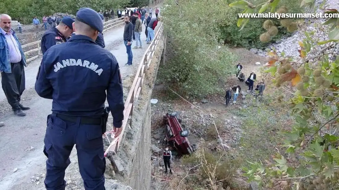 Otomobil köprüden aşağıya uçtu: 1 ölü