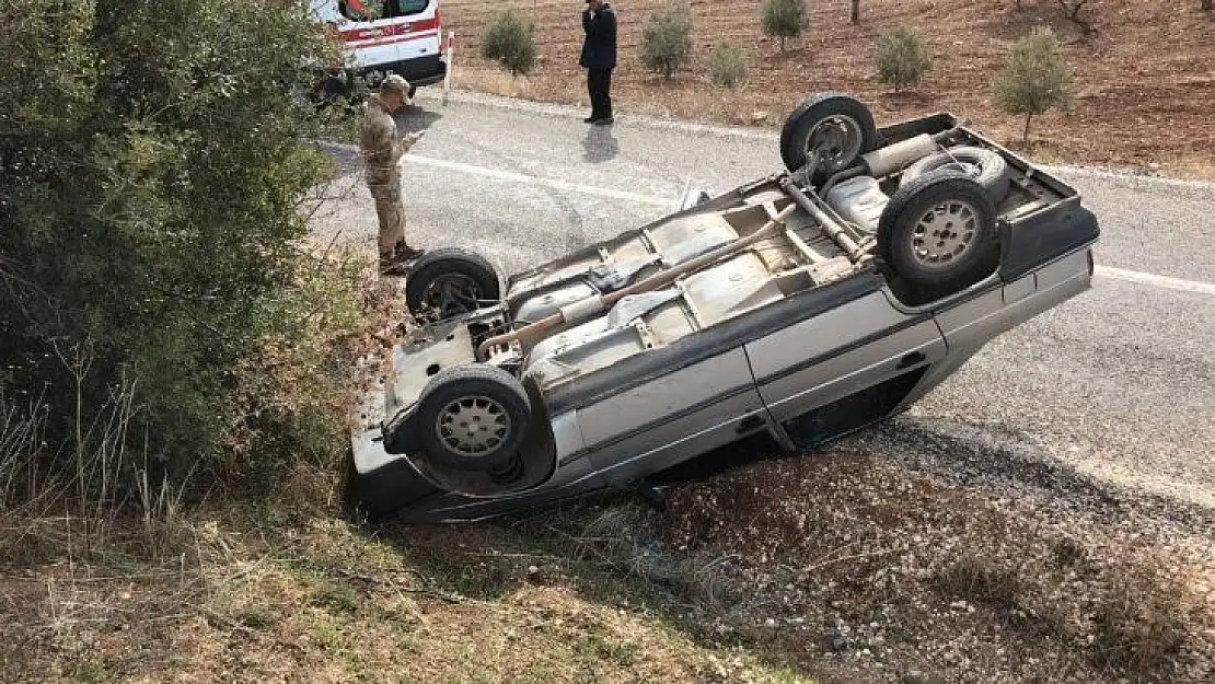 Otomobil takla attı 3 yaralı