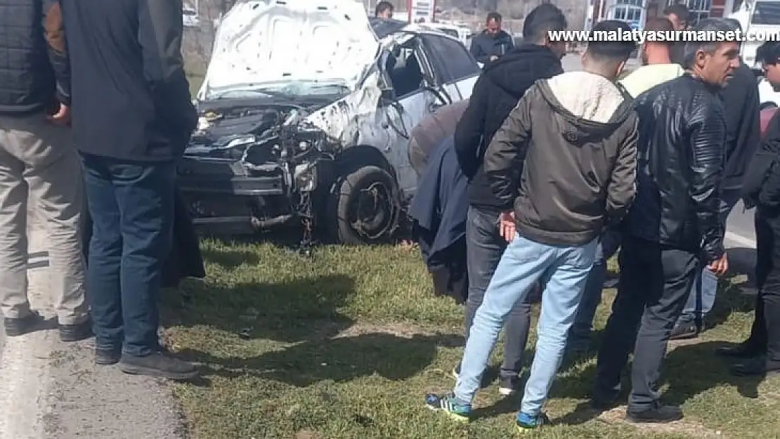 Otomobilin metrelerce takla attığı kaza güvenlik kamerasında