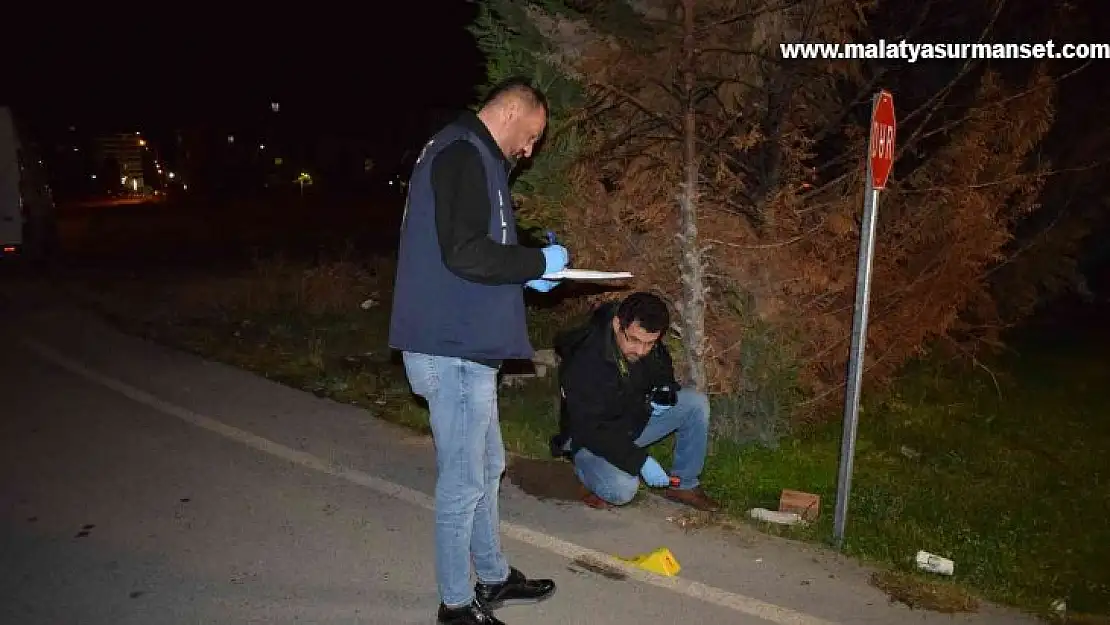 Otoparkta tartıştığı kişiler tarafından ayağında vuruldu