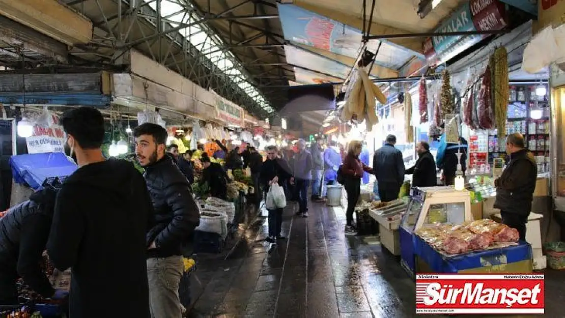 (Özel) Ankara'da korona etkisi: Meydan, cadde, sokak ve parklar boş kaldı