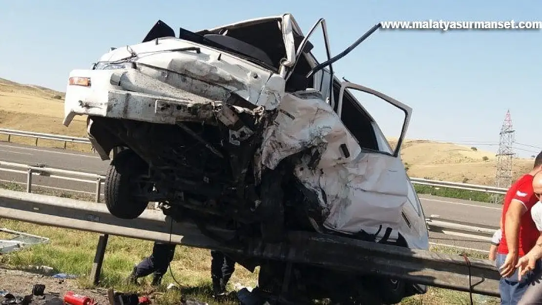 Başkent'te bayram öncesi feci kaza: 17 yaralı