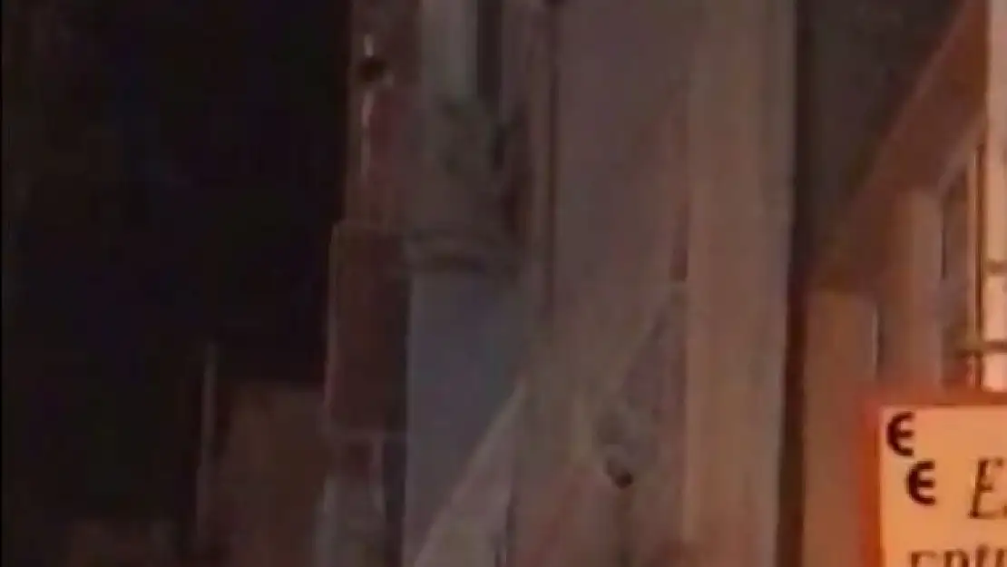 İstanbul'da sinir krizi geçiren kadın mahalleyi birbirine kattı