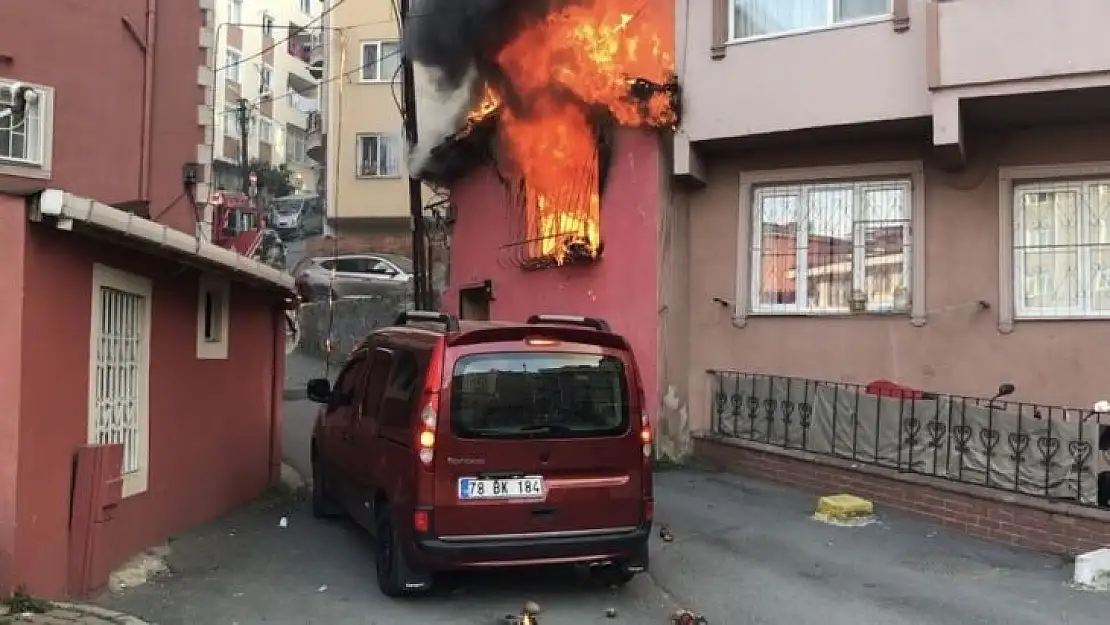Şişli'de korku dolu anlar: Yangından çocuklarıyla kaçtılar