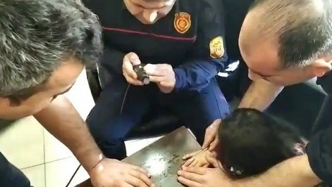Parmağındaki yüzük kesilerek çıkarıldı