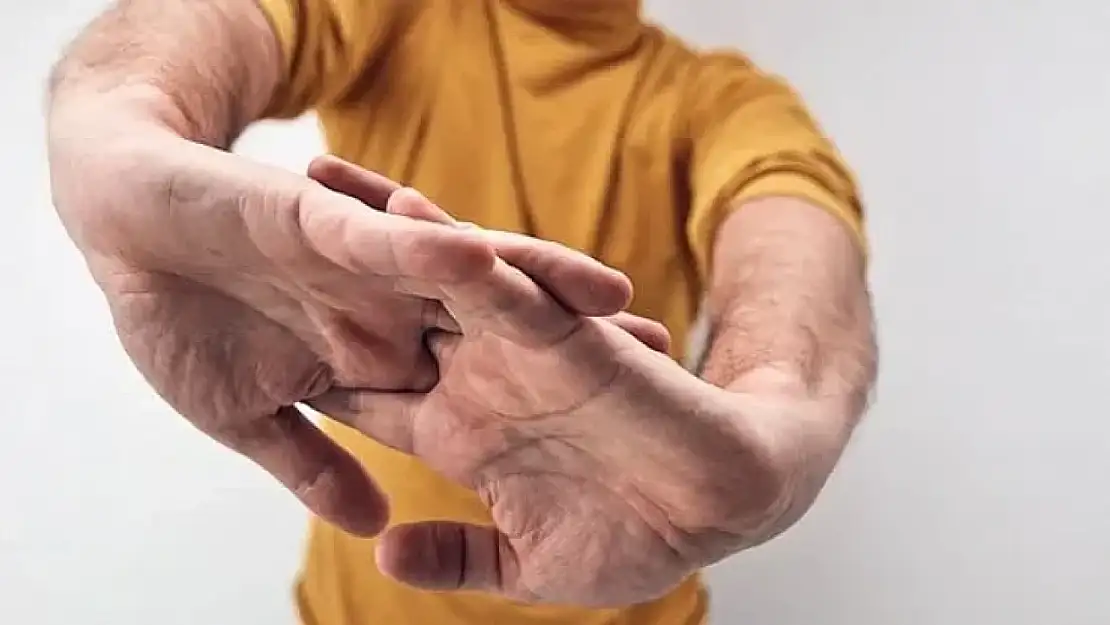 Parmak Çıtlatmak Alışkanlık mı Tehlike mi?