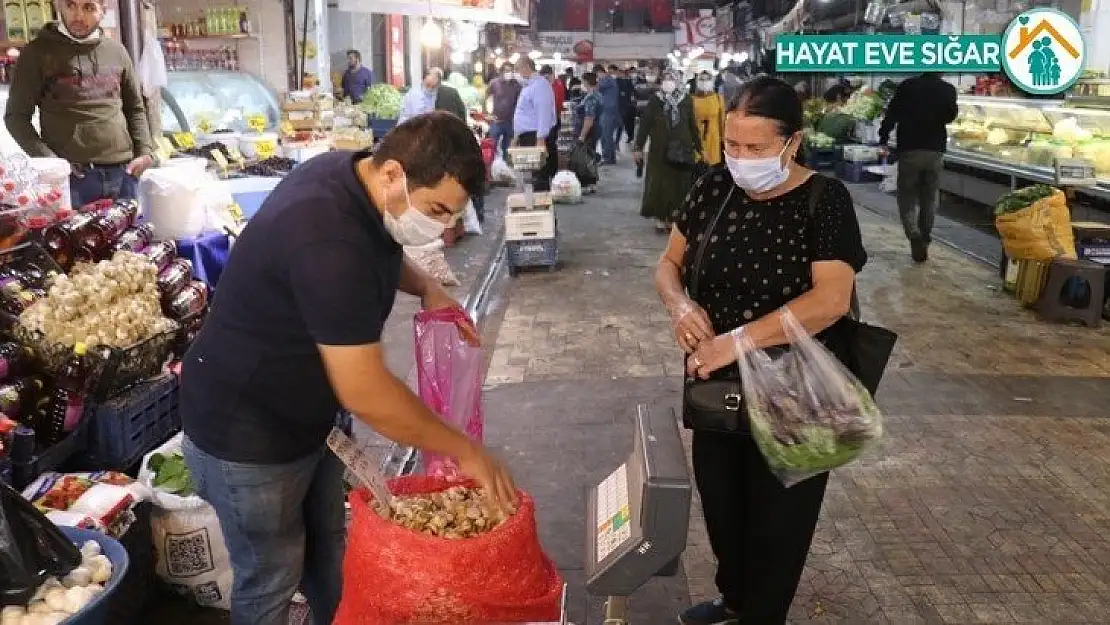 Pazar esnafını hem marketler hem de virüs vurdu