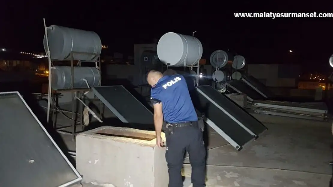 Polis çatıda hırsız aradı