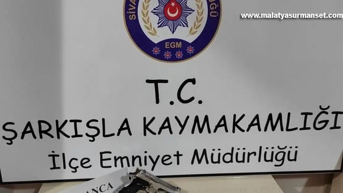 Polis ekipleri çeşitli suçlardan aranan 13 şahsı yakaladı