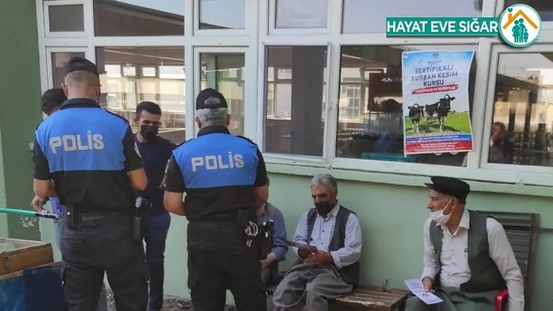 Polis ekiplerinden kurban pazarında sahte para uyarısı