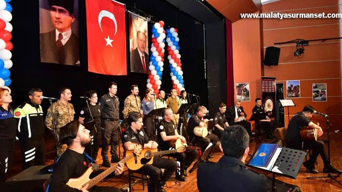 Polis korosu bu kez protokole konser verdi