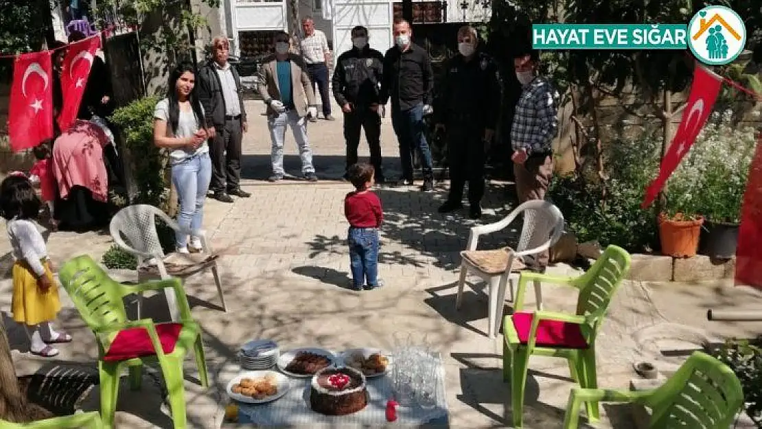 Polis oğlunun özlemini kavga ihbarı ile mahalleye çağırdığı polislerle giderdi