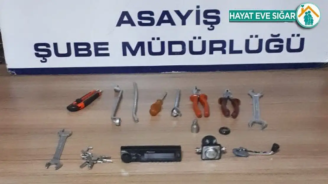 Polis, oto hırsızını suç üstü yakaladı