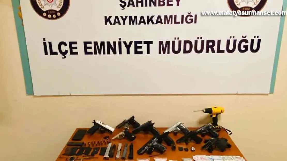 Polis uyuşturucu satıcılarına göz açtırmıyor: 4 gözaltı