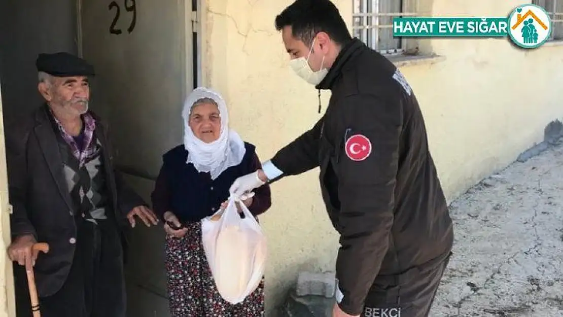 Polisten vatandaşın evine kadar hizmet