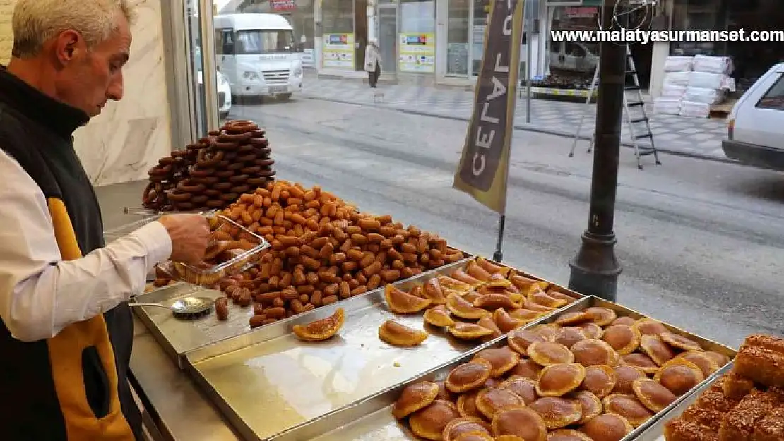 Ramazanın vazgeçilmez tatları sofraları süslüyor