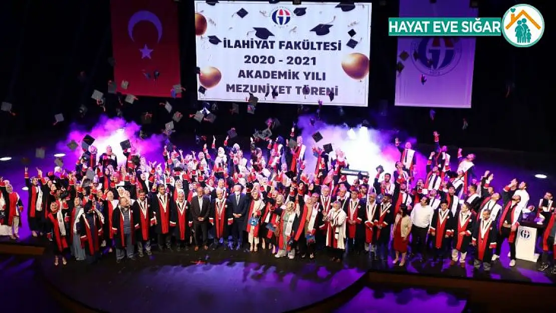 Rektör Özaydın: 'Medeniyetinizin perspektifinden hayata bakın'