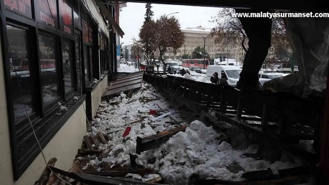 Restoran çatısının çökme anı kamerada