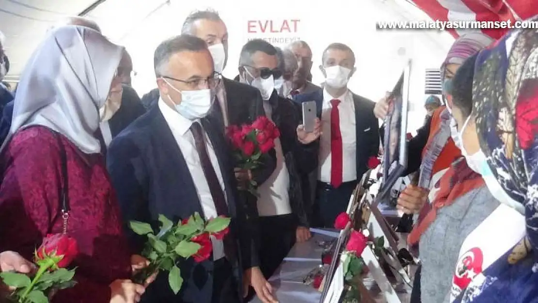 Rize Valisi Çeber, evlat nöbetindeki ailelerle buluştu