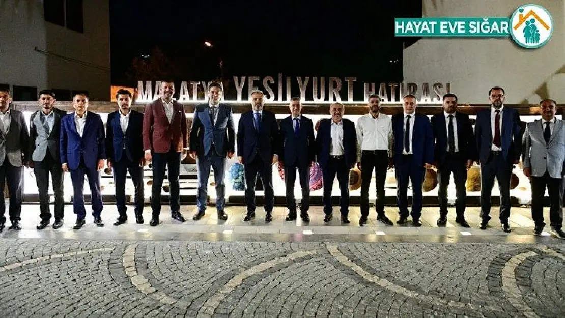 Sağlıklı Kentler Birliği Başkanı Aktaş ve meclis üyeleri, Yeşilyurt lezzet caddesindeki müzeleri gezdi