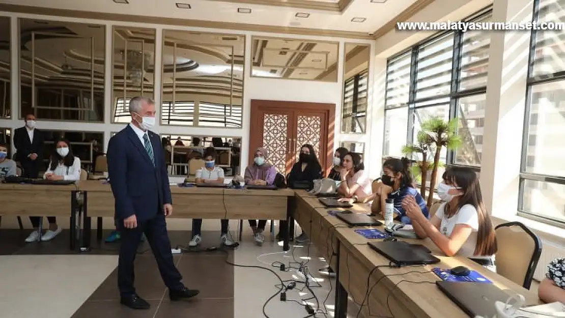 Şahinbey Belediyesi'nden girişimcilik ve medya akademisi eğitimi