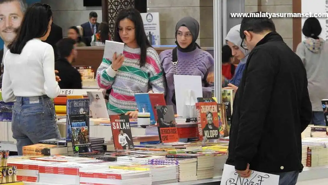 Şahinbey Belediyesi'nin 3. Kitap Fuarı kapılarını açtı