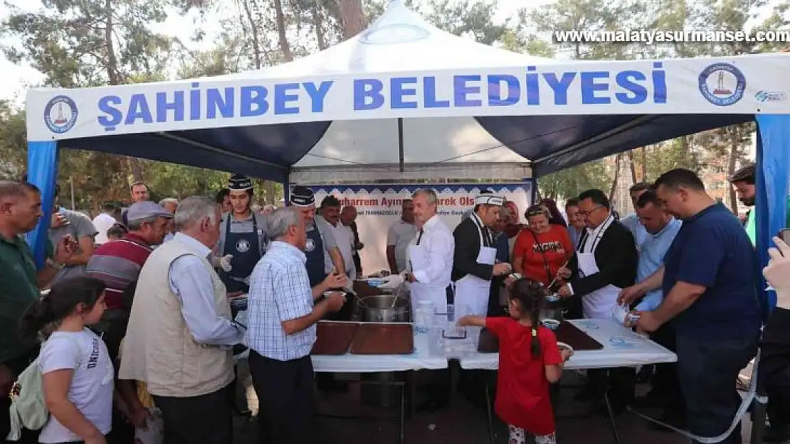 Şahinbey'de aşure geleneği sürüyor