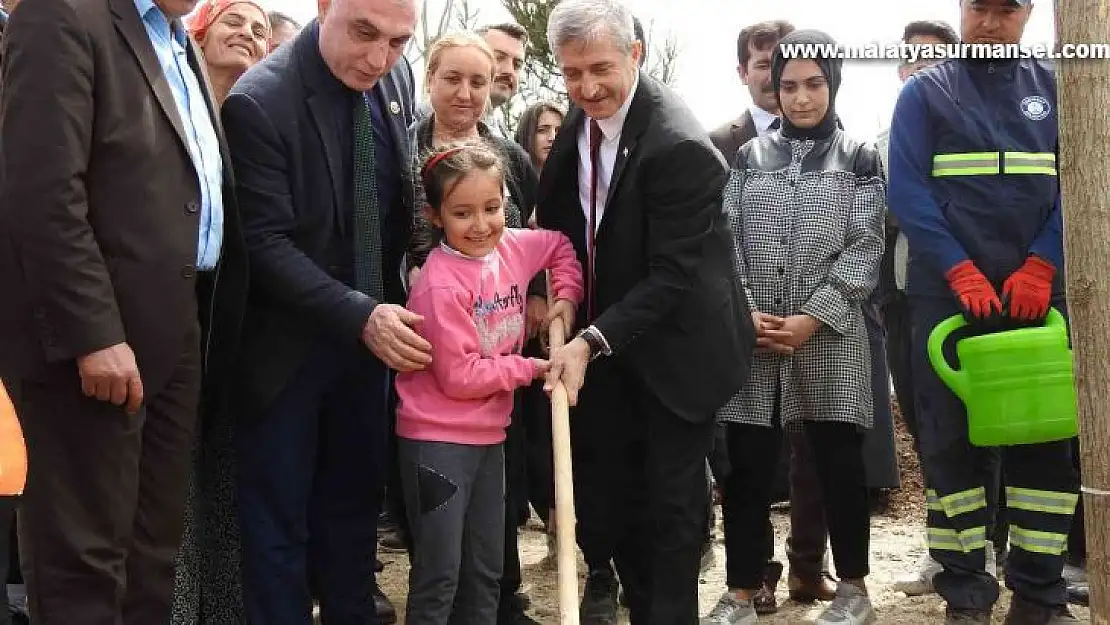 Şahinbey'deki boş arazi ormana dönüşüyor