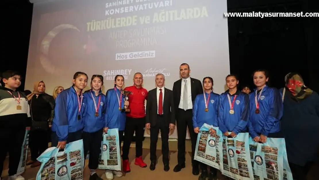 Şahinbey'li gençler Gaziantep savunmasını ağıtlarla anlattı