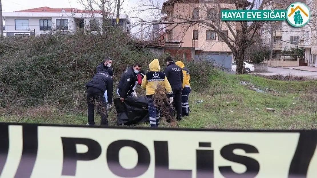 Sakarya'da boş bir arazide erkek cesedi bulundu