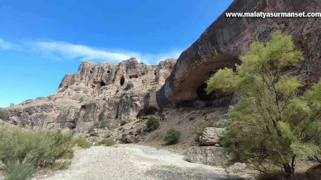 Saklıkapı ve Karaleylek kanyonları doğa tutkunlarını ağırlıyor