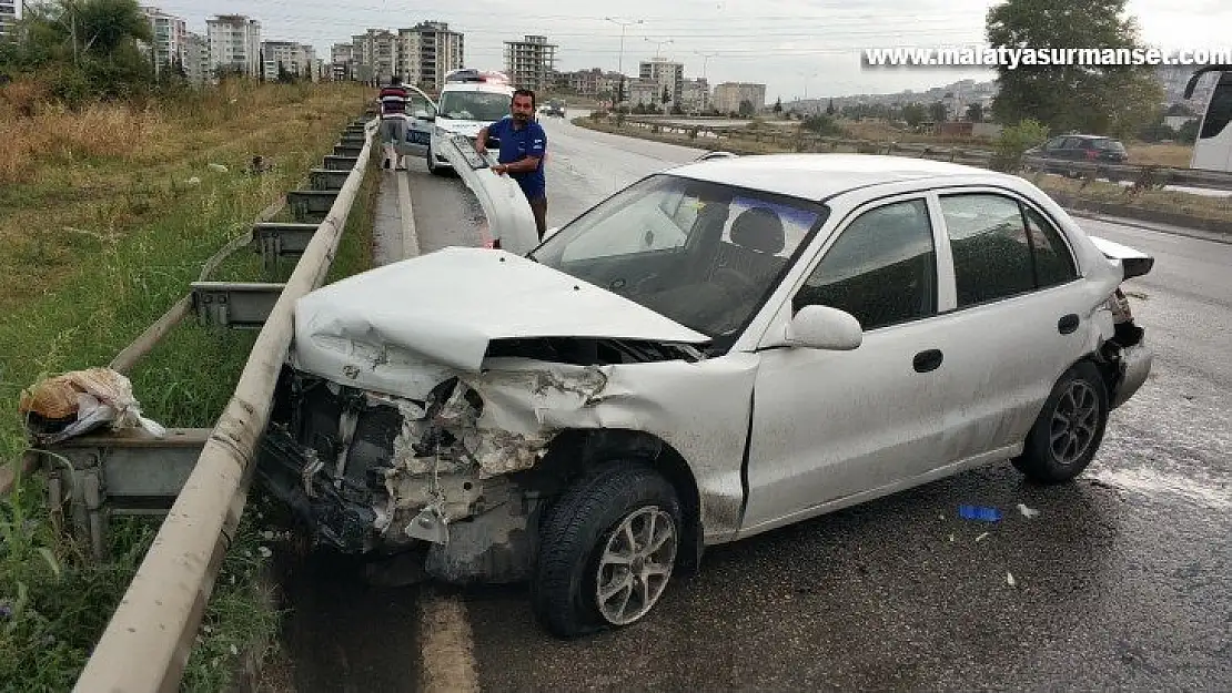 Samsun'da otomobil bariyere çarptı: 1 yaralı