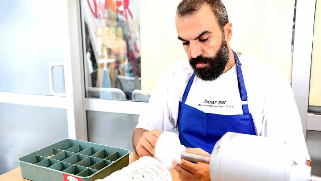 Sanat Merkezi'nde Unutulmaya Yüz Tutmuş Tespih Sanatı İcra Ediliyor