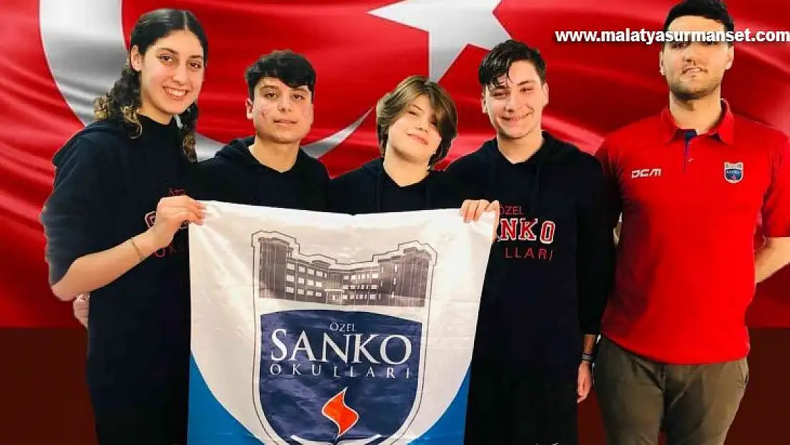 SANKO Okulları'nın dört öğrencisi yüzme milli takımına seçildi