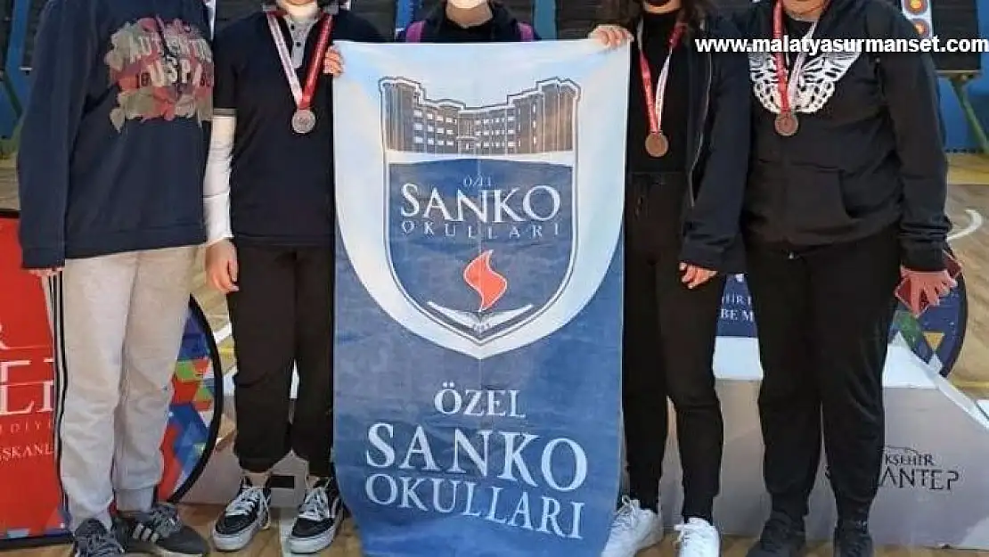 SANKO Okulları öğrencileri okçulukta altın madalya kazandı