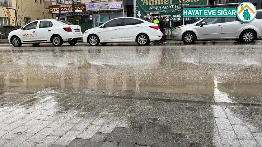 Şehir merkezinde zincirleme kaza 1 yaralı