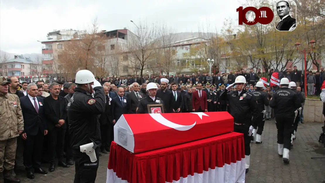 Şehit Olan Polis Memuru Memleketi Bitlis'te Son Yolculuğuna Uğurlandı