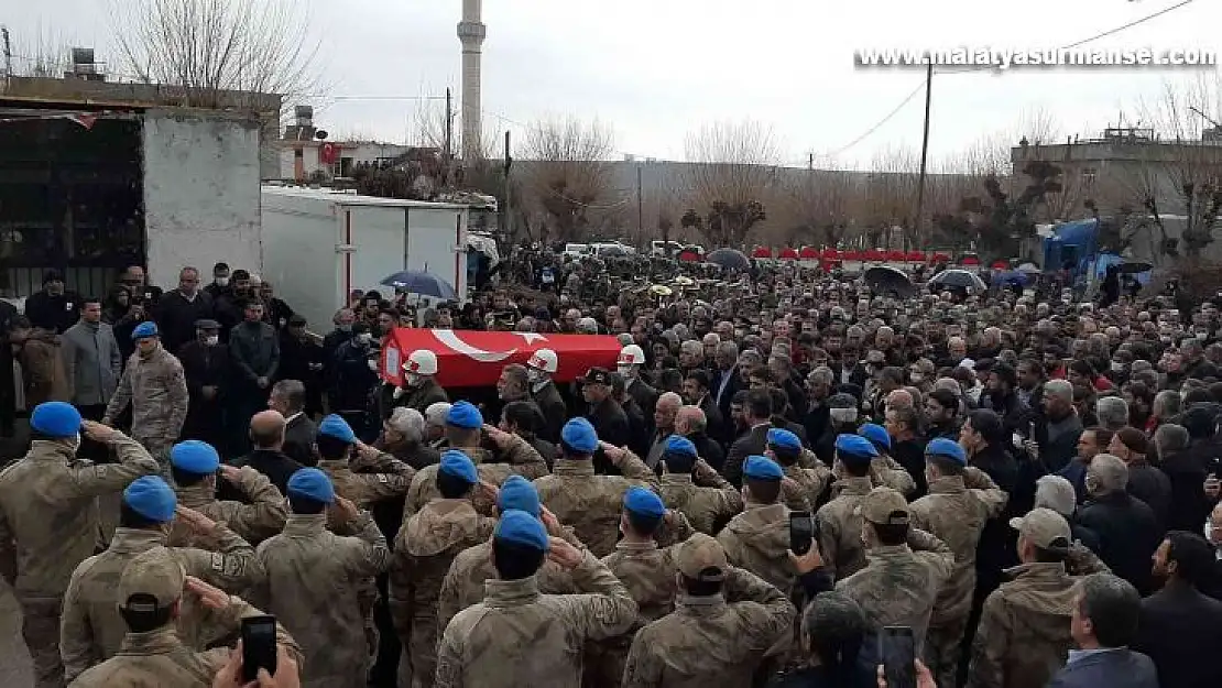 Şehit Uzman Çavuş Mahmut Güleş son yolculuğuna uğurlandı