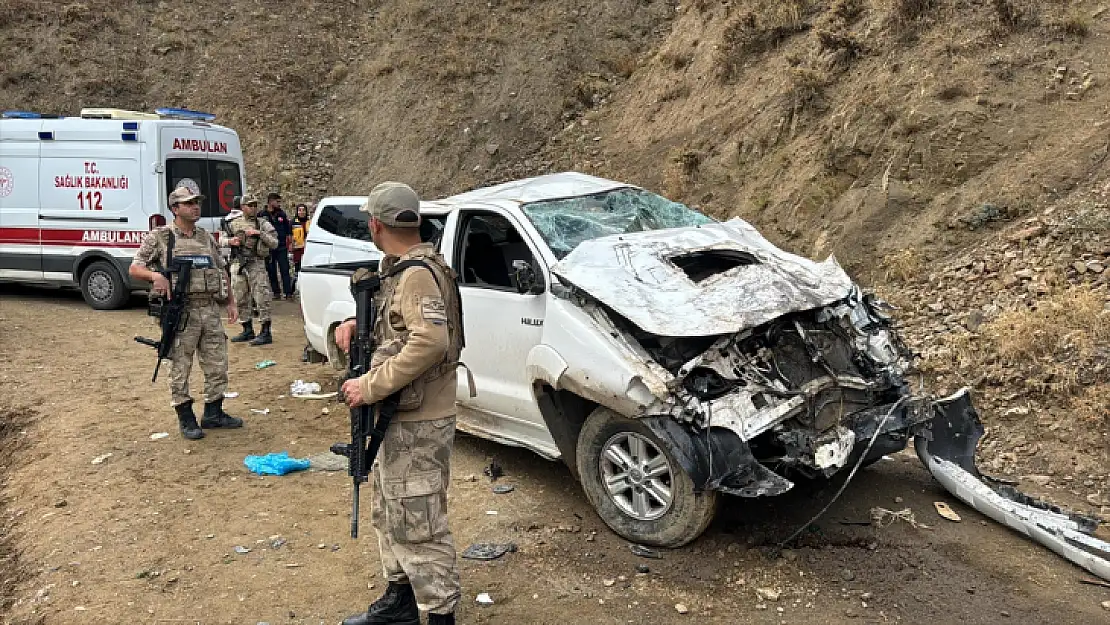 Şehit Yakınlarını Taşıyan Araç Devrildi 1 Ölü 5 Yaralı