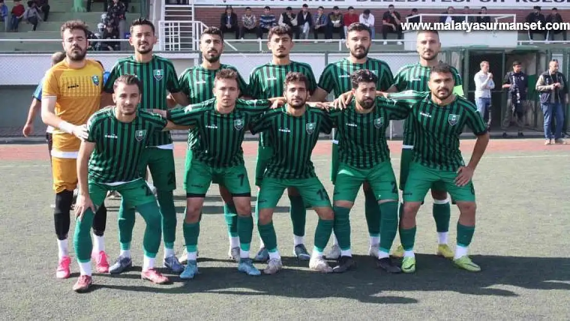 Şehitkamil Belediyespor yenilmezliğini sürdürdü