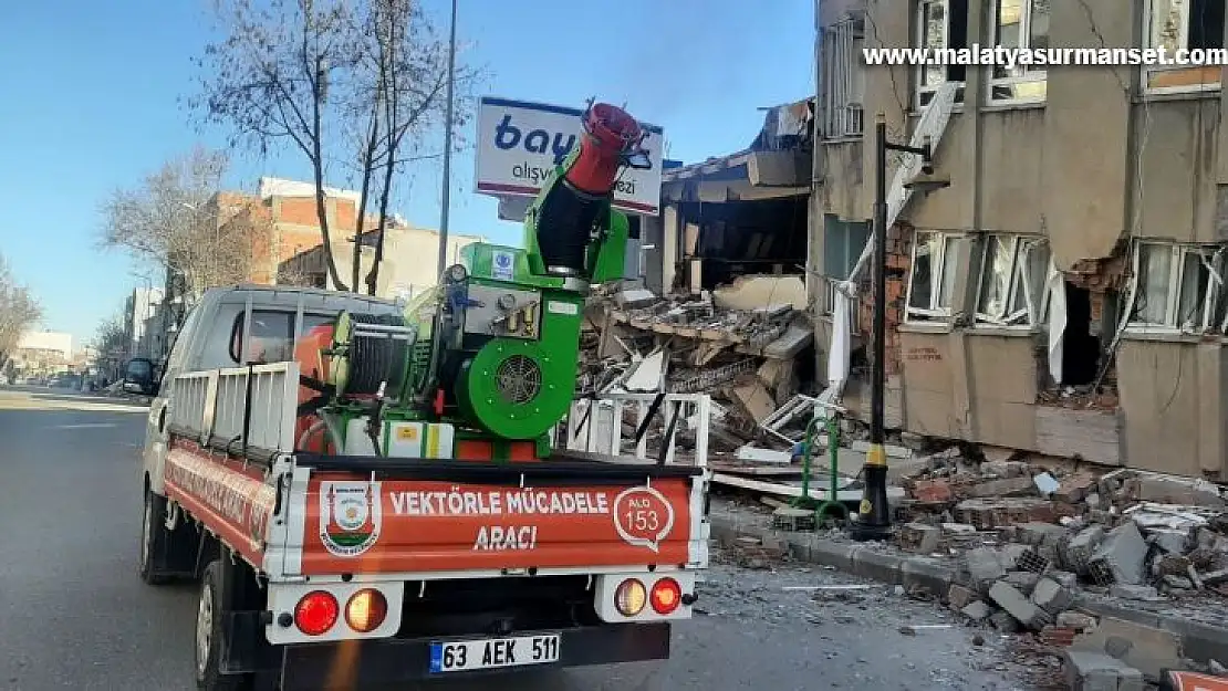 Şehrin her köşesine kokulu dezenfektan sıkılıyor