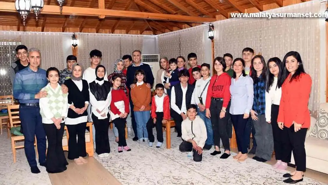 Sevgi evleri çocukları Vali Mahmut Çuhadar'ın misafiri oldu