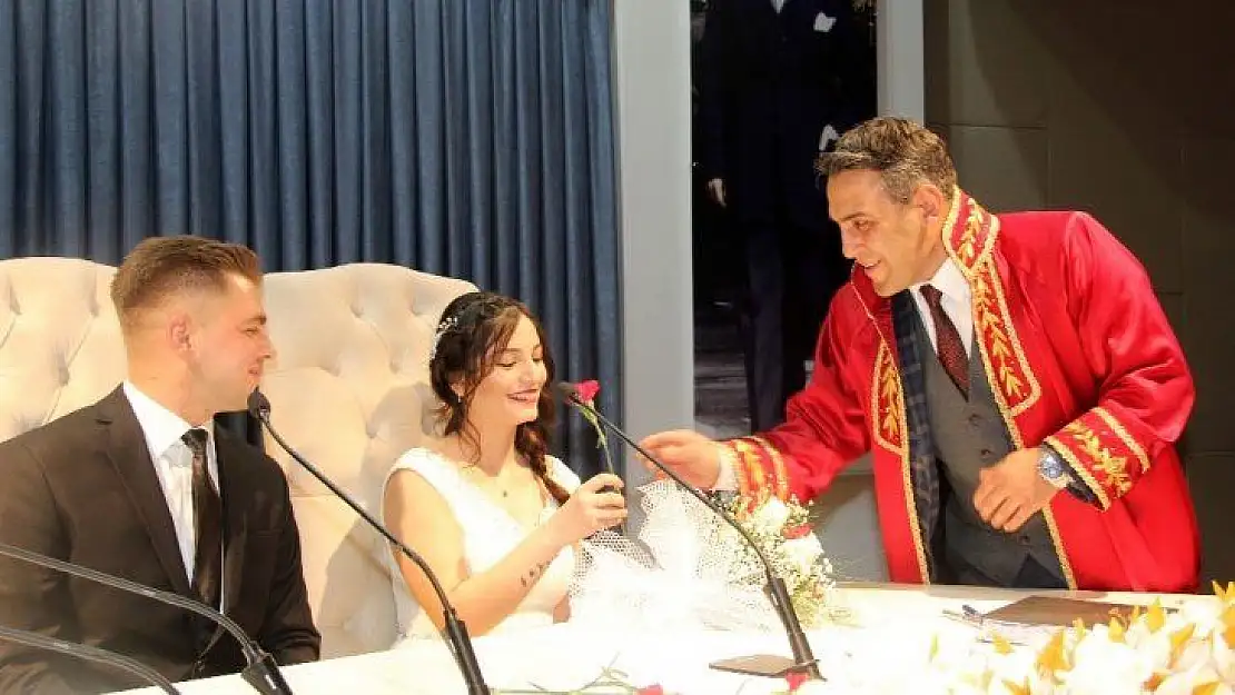 Sevgililer Günü'nde Çankaya'da nikah bereketi