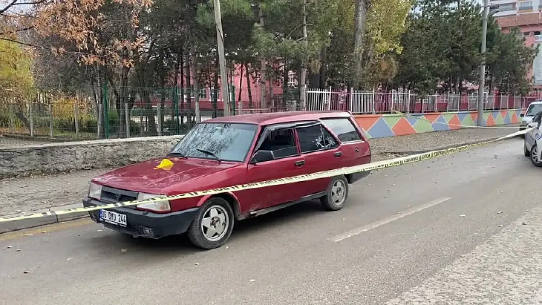 Seyir halindeyken ateş açılan otomobilin sürücüsü yaralandı