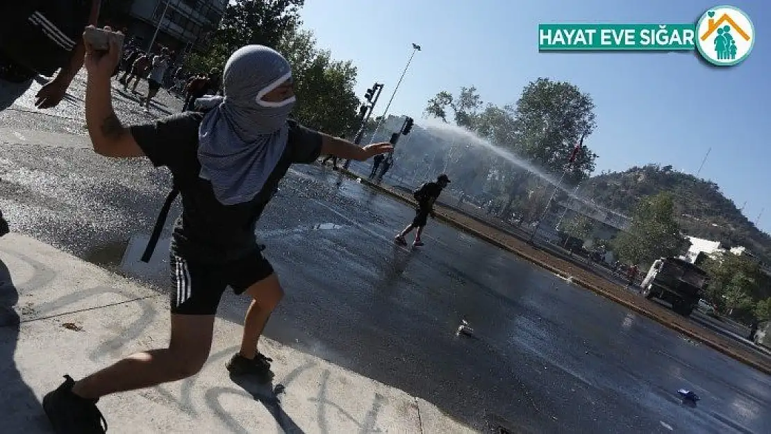 Şili'de referandum öncesi halk sokaklara döküldü