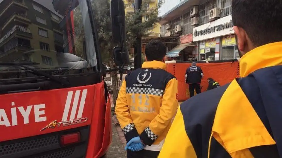 Silvan'da intihara kalkışan genci polis ikna etti