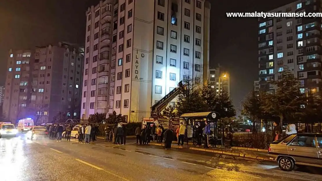 Sinir krizi geçiren şahıs evini ateşe verdi