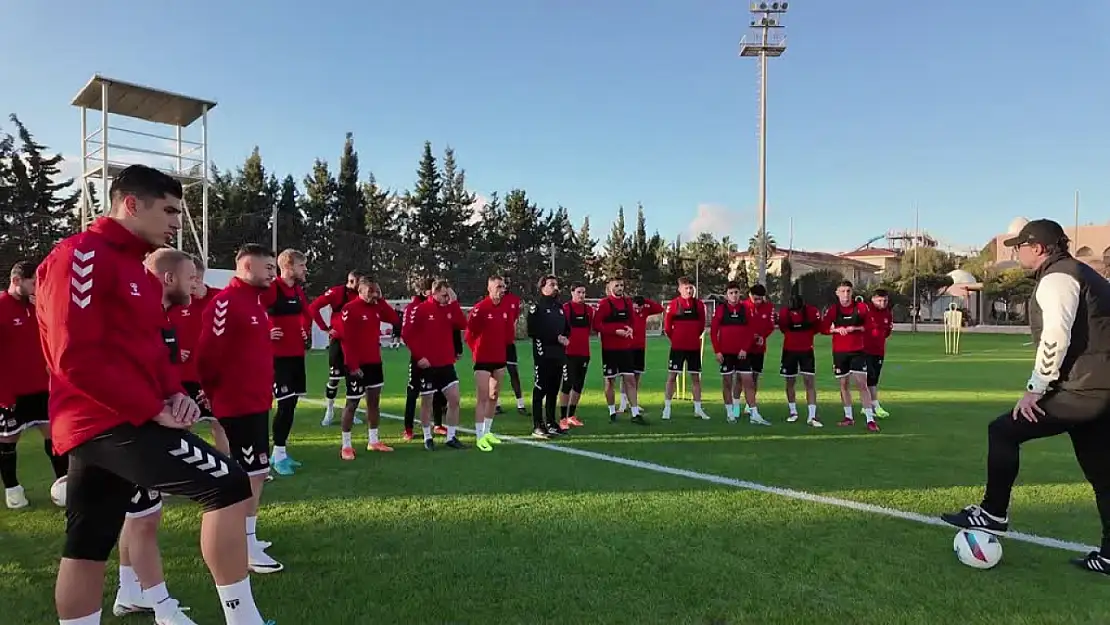 Sivasspor'un Antalya kampı devam ediyor