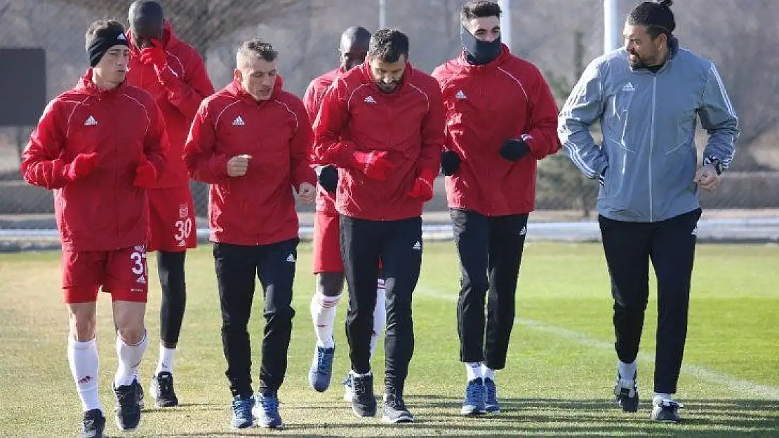 Sivasspor'da eksikler Çalımbay'ı düşündürüyor