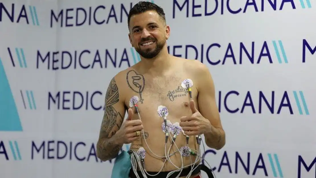 Sivassporlu Claudemir sağlık kontrolünden geçti